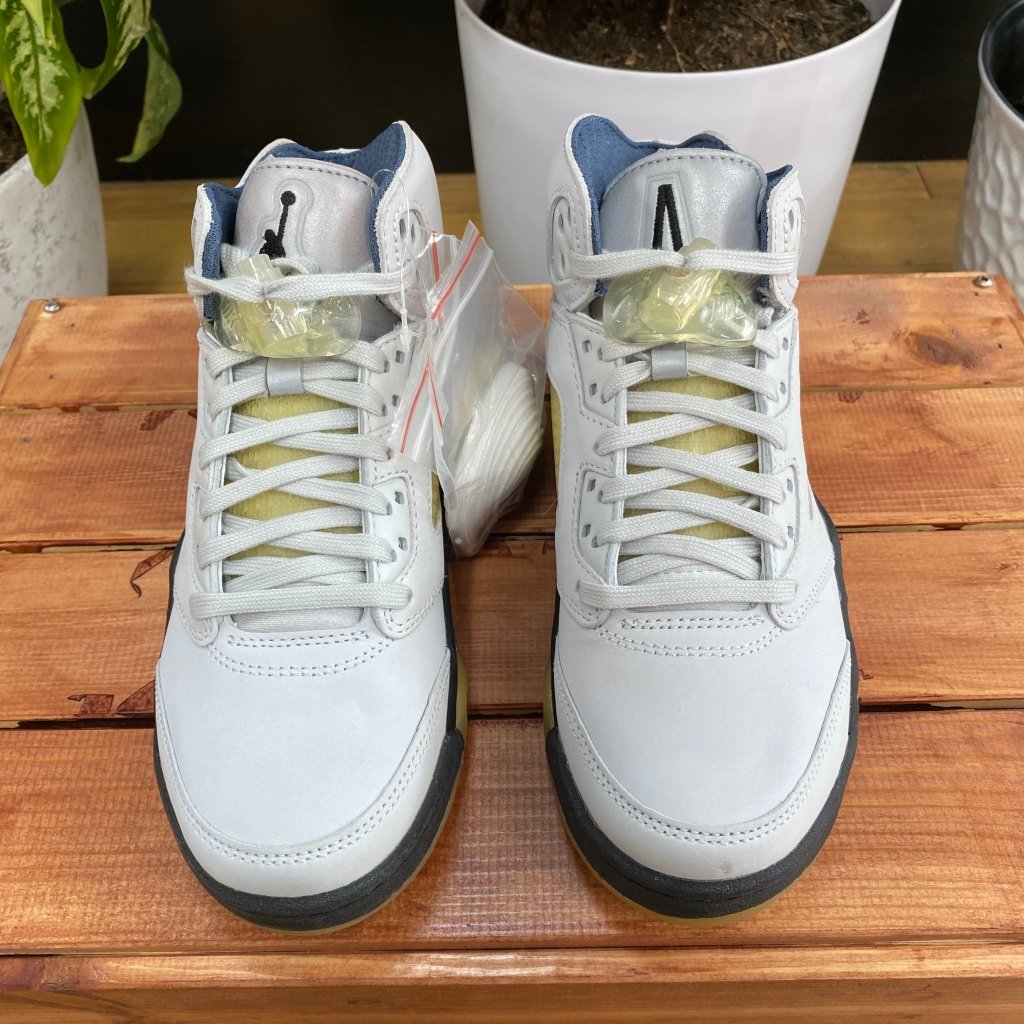 A Ma Maniere Air Jordan 5 Retro 'Dawn', Mens 4.5, W6 - Banana Stand