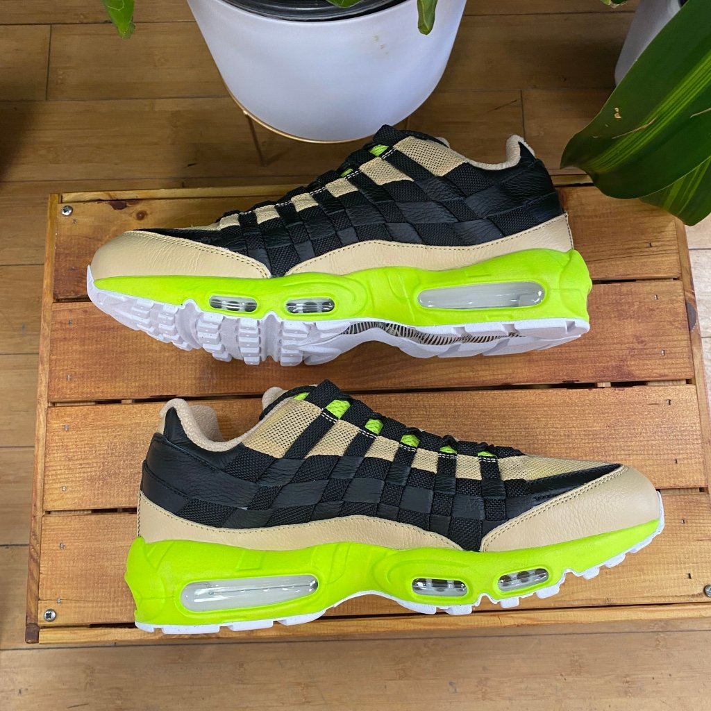 Banana Stand Nike by You Air Max 95, Mens 10.5, W12 - Banana Stand