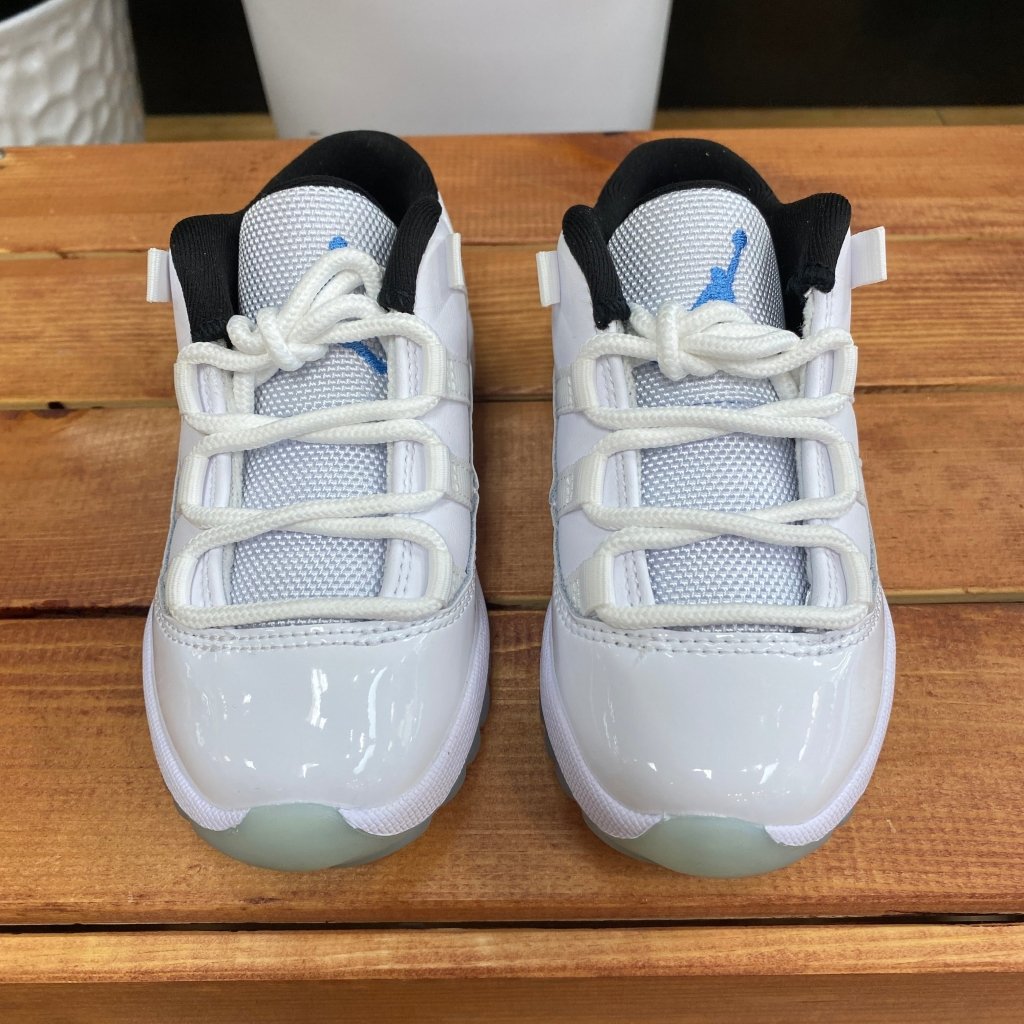 Jordan 11 Retro 'Legend Blue', 9c - Banana Stand