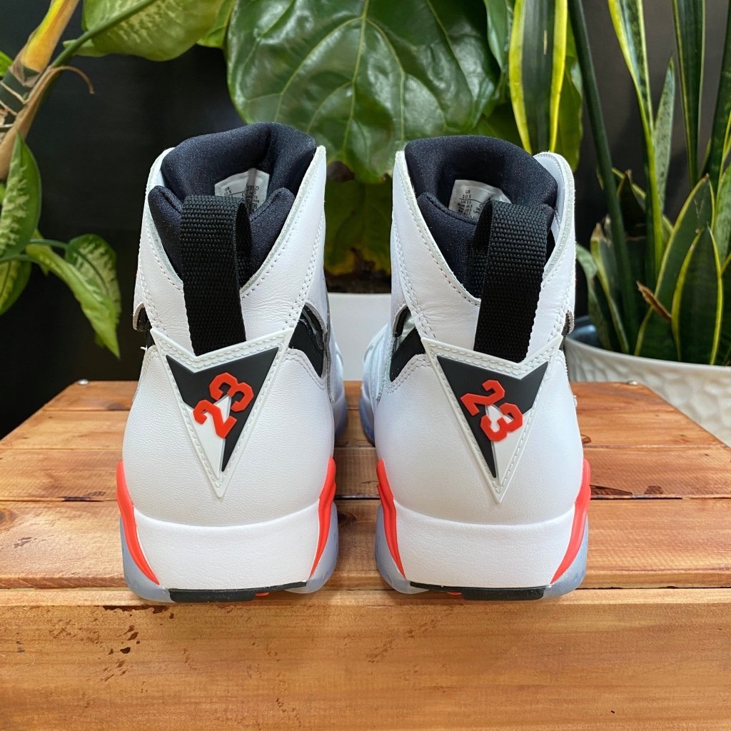 Jordan 7 Retro White Infrared, Mens 10.5, W12 - Banana Stand