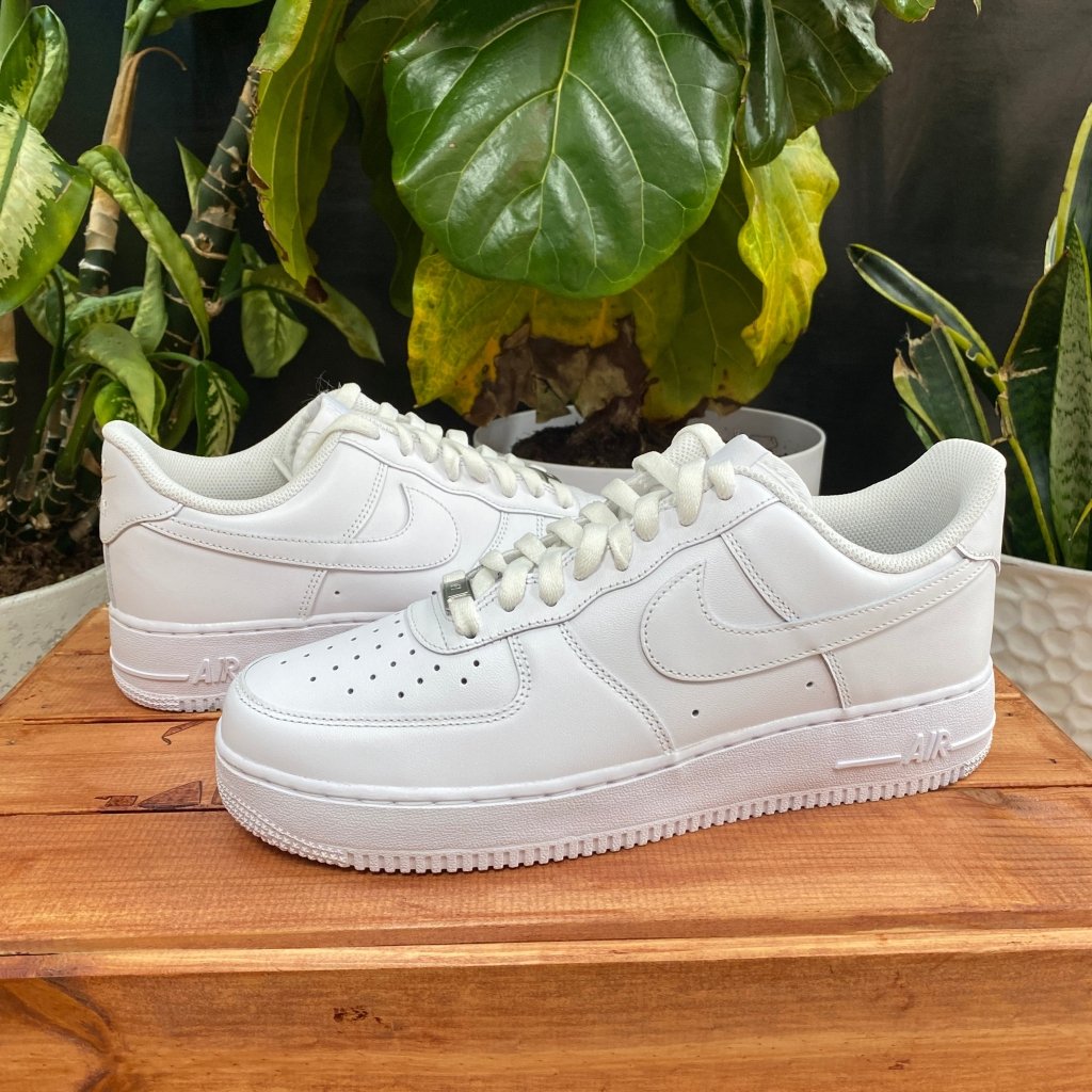 Nike Air Force 1 '07 - Triple White, Mens 8.5, W10 - Banana Stand