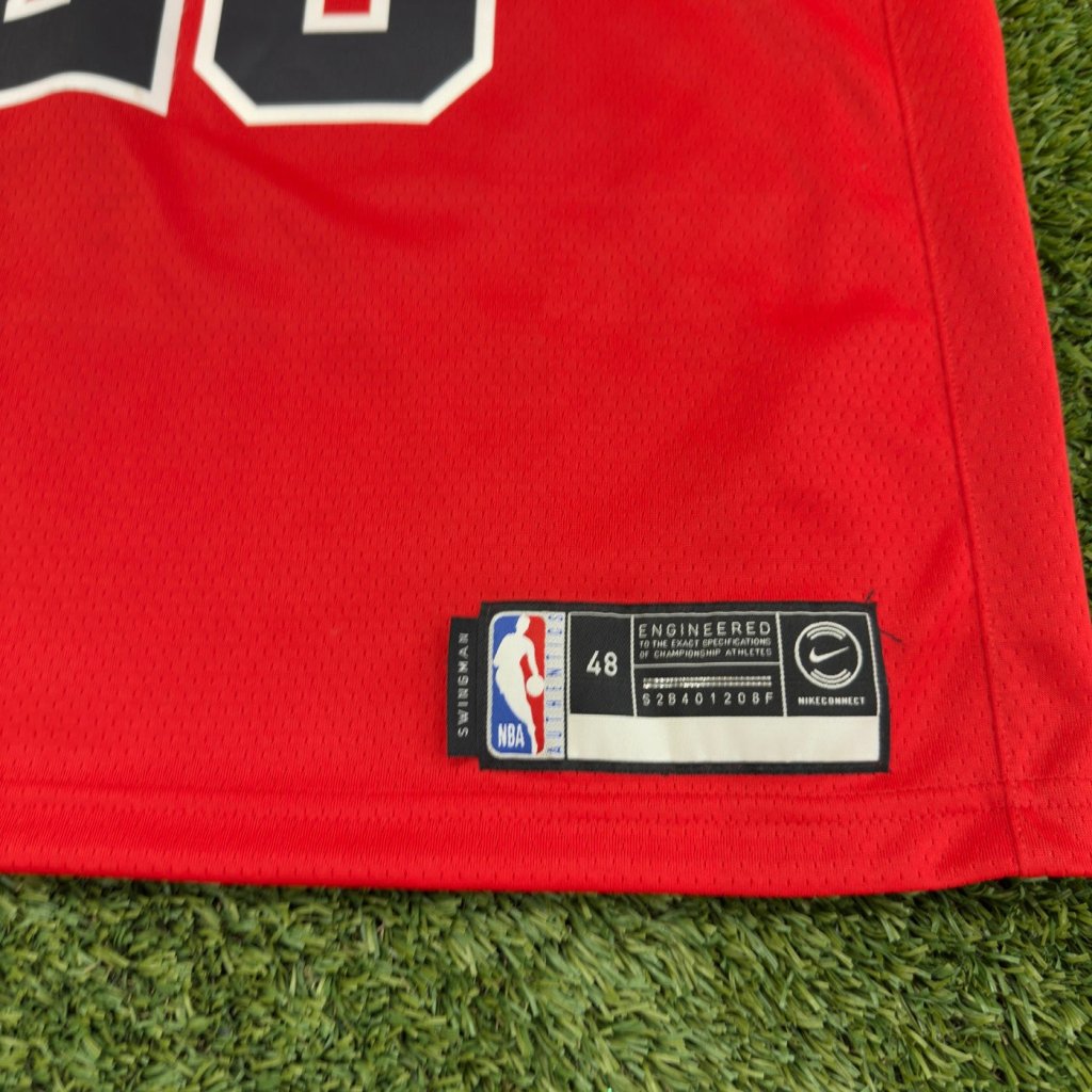 Nike Chicago Bulls Jersey, L - Banana Stand