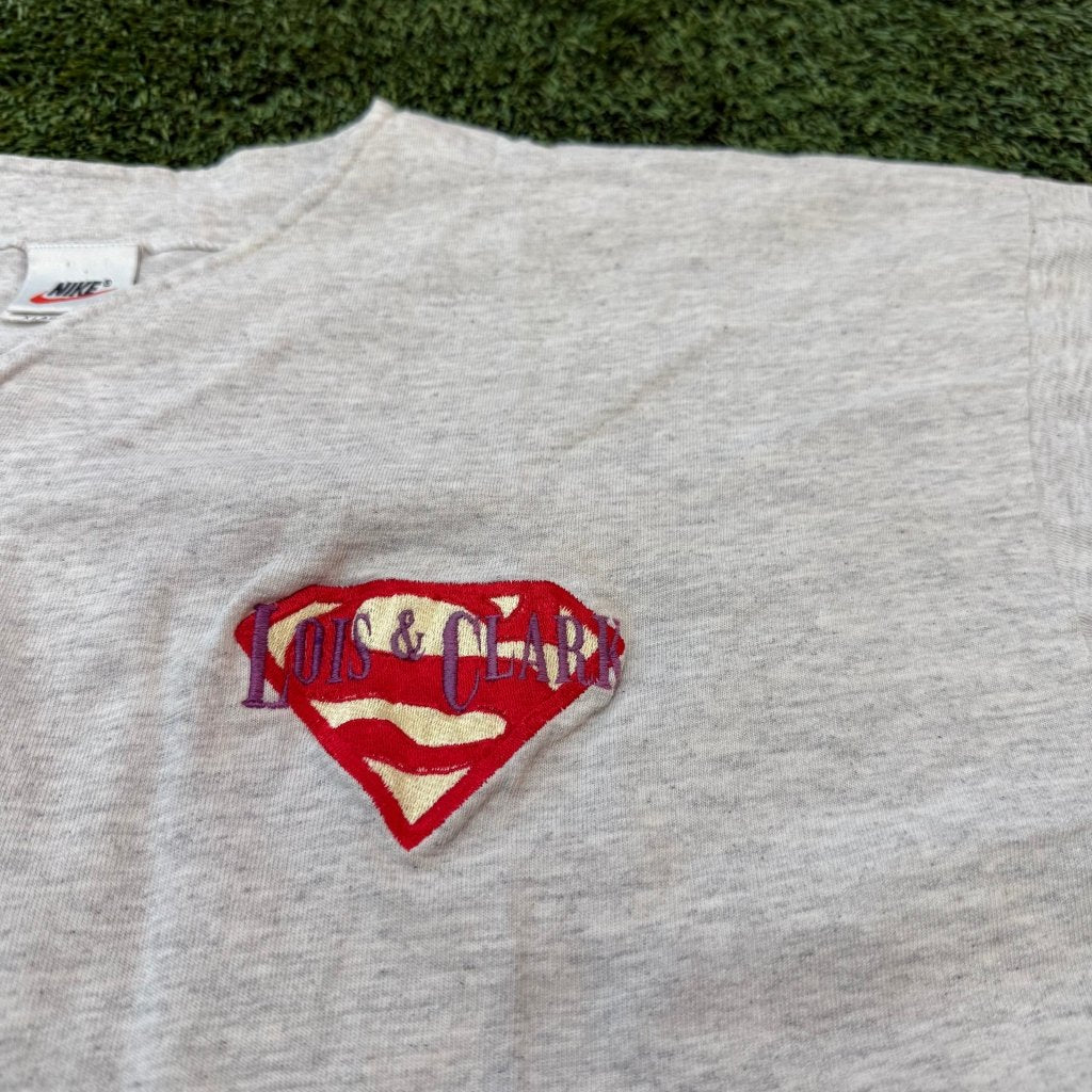 Nike Vintage 90s Lois & Clark: The New Adventures of Superman Cast & Crew Shirt - Banana Stand