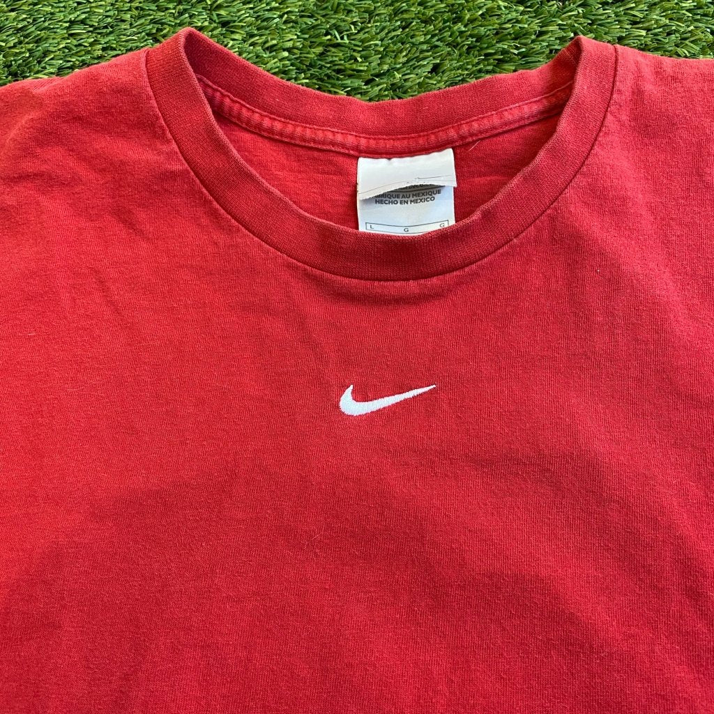 Nike Vintage Center Swoosh Long Sleeve, Red, L - Banana Stand