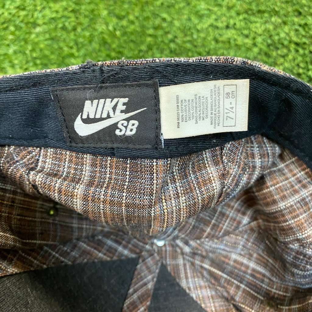 Vintage Nike SB Hat Plaid Hat (04/05) release, 7 1/4 - Banana Stand