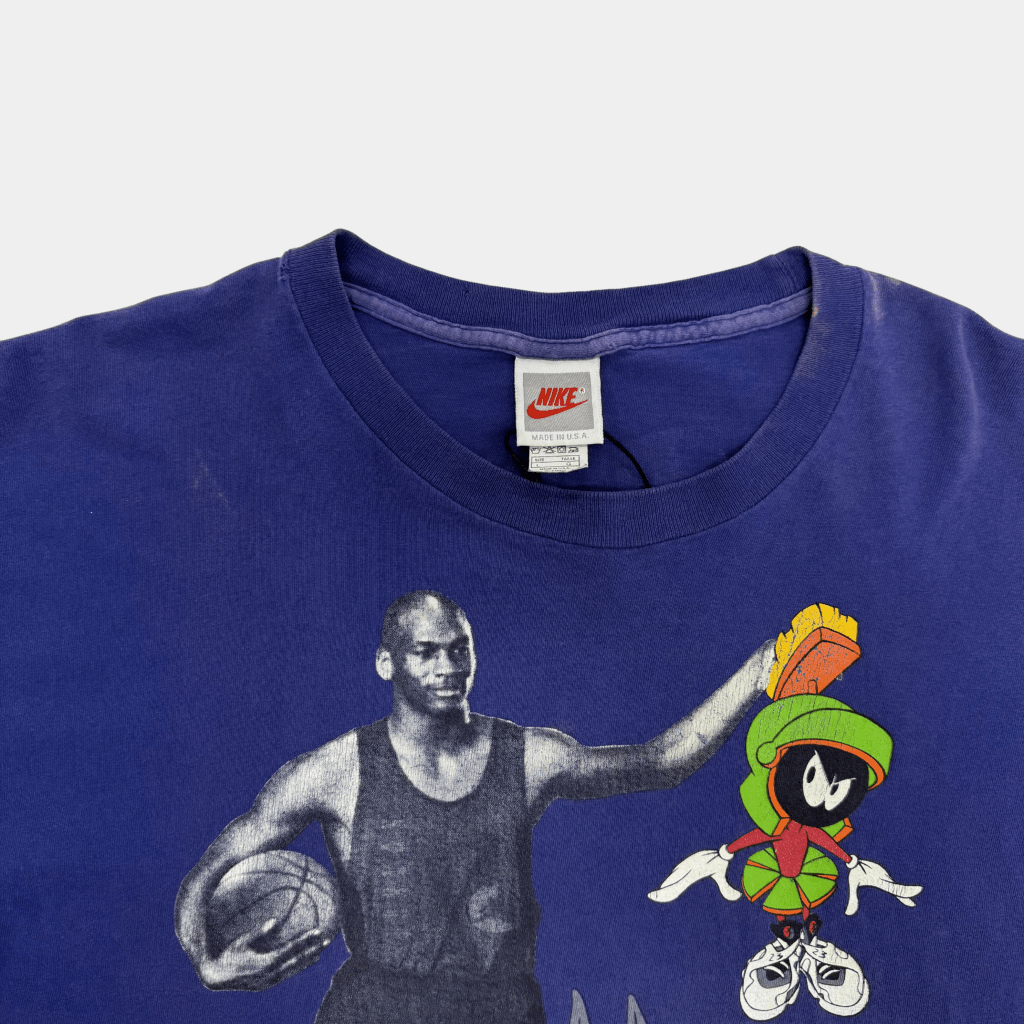 Vintage Space Jam 'The Best on Earth' 1993 Made in USA, L - Banana Stand