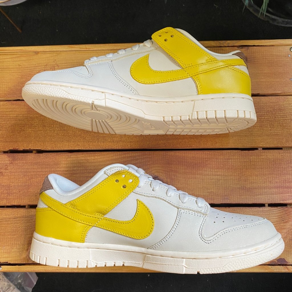 Nike Dunk Low LX Banana, Mens 7, W8.5 - Banana Stand